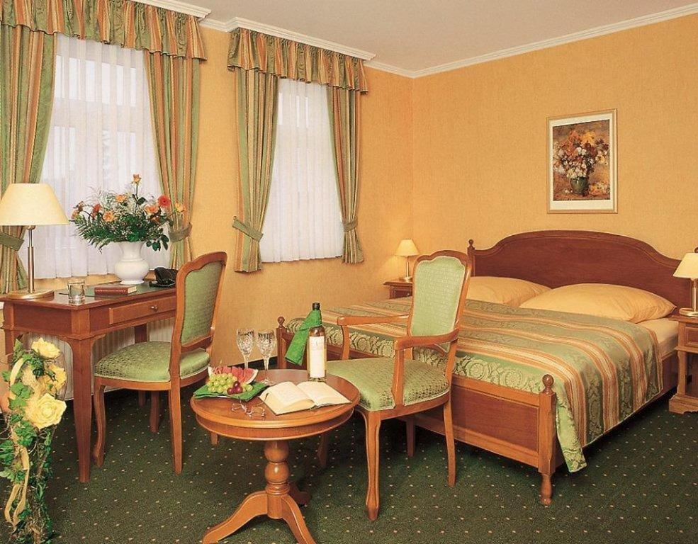 Pension Alter Kutschenbauer ヴェルニゲローデ 部屋 写真